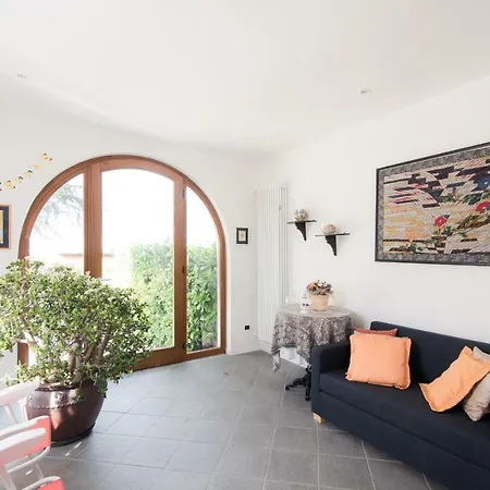 Giù Luxury - By House Of Travelers -